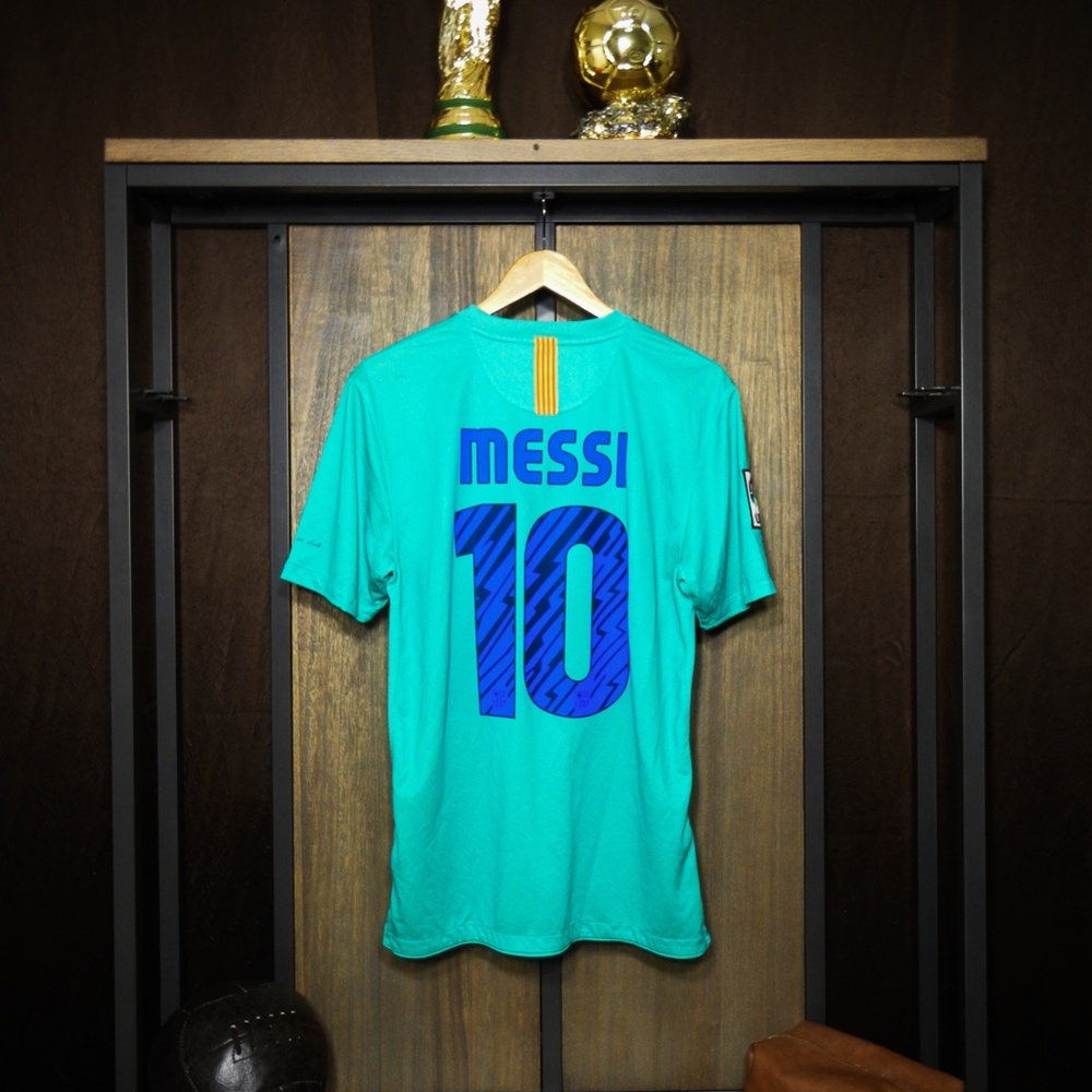 Barcelona 2010/11 Away Jersey – Lionel Messi #10 – Medium – Green Nike Shirt